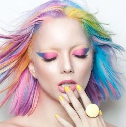 Sfoglia TRUCCHI - HAIR COLOR, SPRAY GLITTER PER CAPELLI